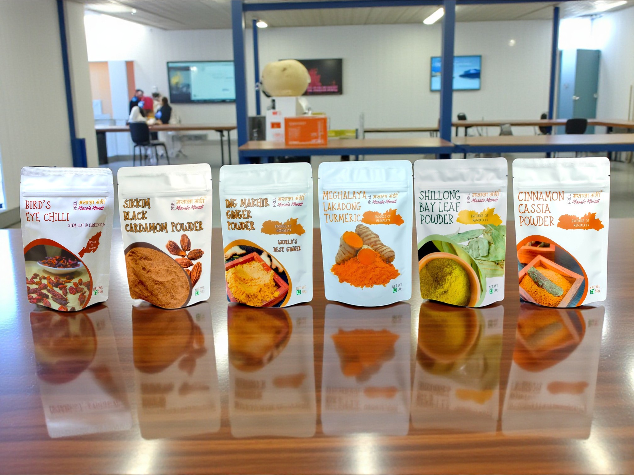 Exotic Heat & Aroma-Premium Spice Gift Box (Bird’s Eye Chilli Whole+ Black Cardamom +Ing Makhir Ginger+Lakadong Turmeric+Bay Leaf +Cinnamon Powders)